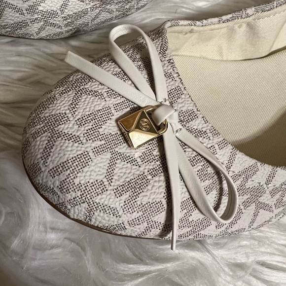 Michael kors flats brand new authentic - Picture 3 of 3